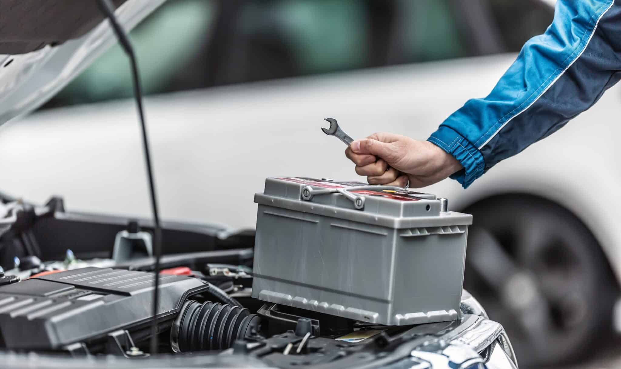 AutobatterieWegweiser Starterbatterie laden, wechseln und die richtige Pflege AutoService
