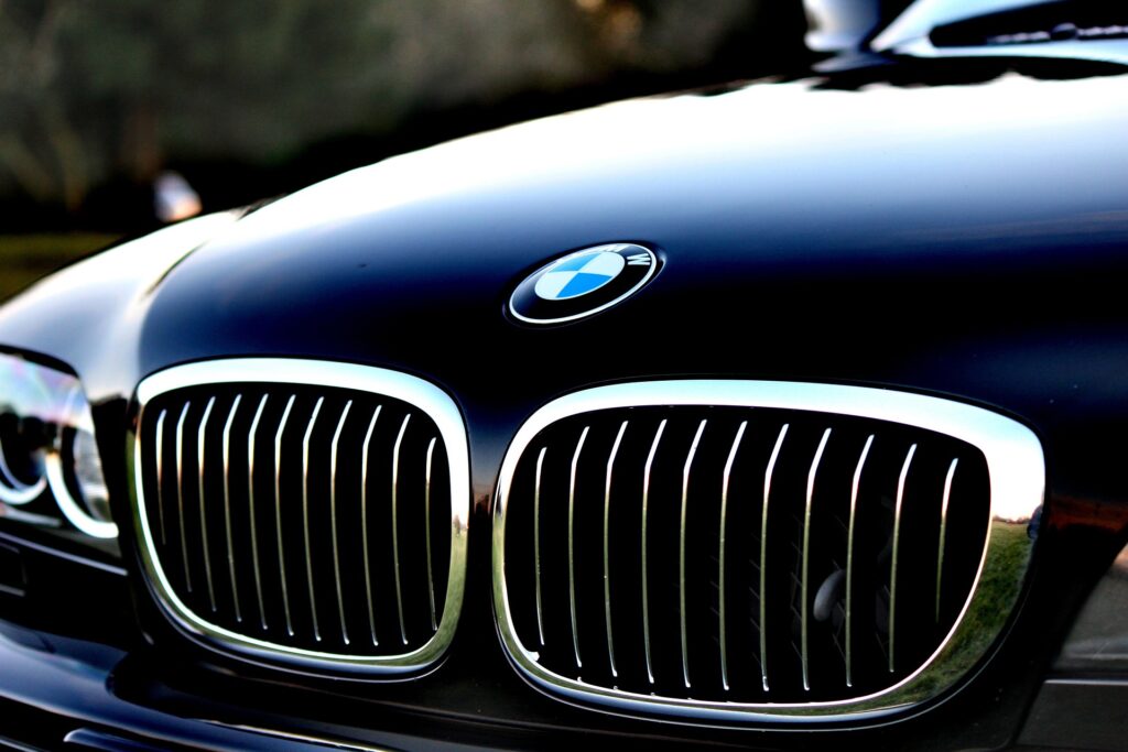 BMW E39: Imagen de <a href="https://pixabay.com/de/users/pexels-2286921/?utm_source=link-attribution&utm_medium=referral&utm_campaign=image&utm_content=1838744">Pexels</a> en <a href="https://pixabay.com/de//?utm_source=link-attribution&utm_medium=referral&utm_campaign=image&utm_content=1838744">Pixabay</a>